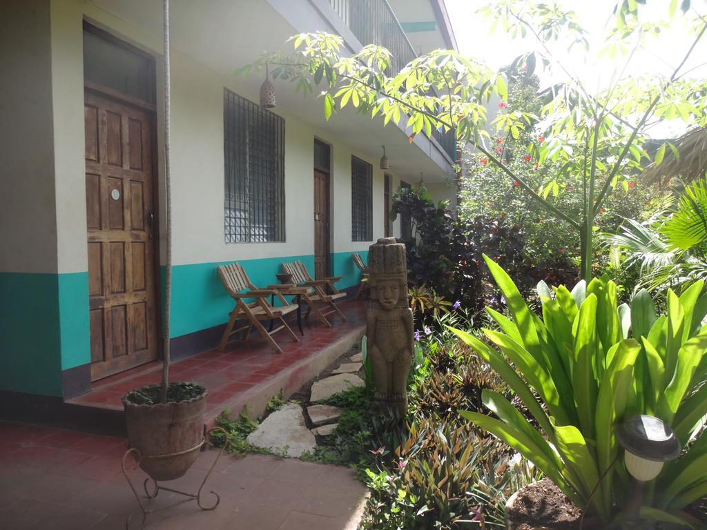 Harvest House Nicaragua Hotel León Zewnętrze zdjęcie